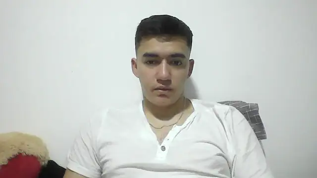 Snapshot of Estebitan_vm chatting on 14, 12, 2025 Estebitan vm online show from 14, 12, 2025