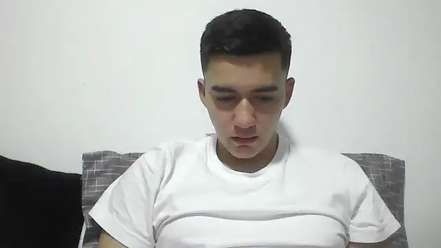 Snapshot of Estebitan_vm chatting on 16, 12, 2025 Estebitan vm online show from 16, 12, 2025