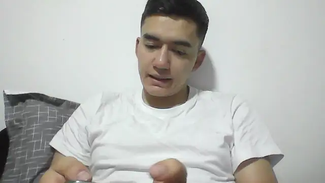 Snapshot of Estebitan_vm chatting on 18, 12, 2025 Estebitan vm online show from 18, 12, 2025