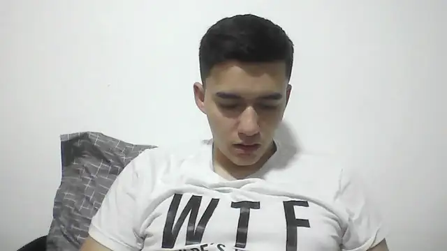 Snapshot of Estebitan_vm chatting on 20, 12, 2025 Estebitan vm online show from 20, 12, 2025