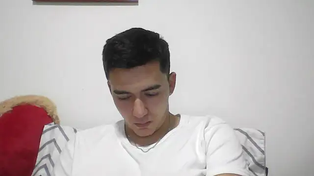 Snapshot of Estebitan_vm chatting on 23, 12, 2025 Estebitan vm online show from 23, 12, 2025