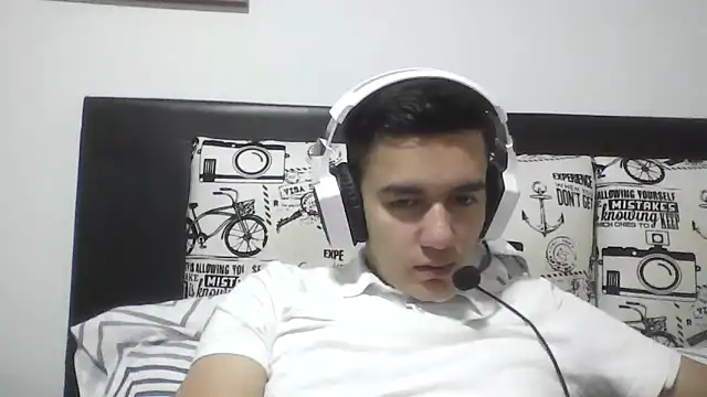 Snapshot of Estebitan_vm chatting on 4, 3, 2026 Estebitan vm online show from 4, 3, 2026