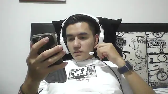 Snapshot of Estebitan_vm chatting on 8, 3, 2026 Estebitan vm online show from 8, 3, 2026