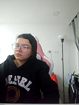 azumiichan online show from 4, 12, 2025