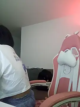 azumiichan online show from 4, 5, 2026