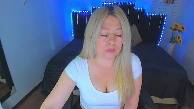 arisha katy1 online show from 4, 1, 2025