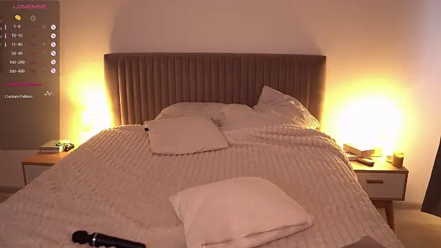 arielbell  online show from 5, 11, 2025