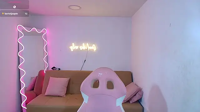 Chiara tay online show from 7, 3, 2025