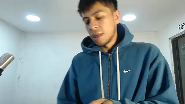 Snapshot of danielitopapuu chatting on 17, 10, 2025 danielitopapuu online show from 17, 10, 2025