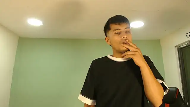 Snapshot of danielitopapuu chatting on 16, 12, 2025 danielitopapuu online show from 16, 12, 2025