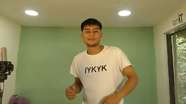 Snapshot of danielitopapuu chatting on 17, 12, 2025 danielitopapuu online show from 17, 12, 2025