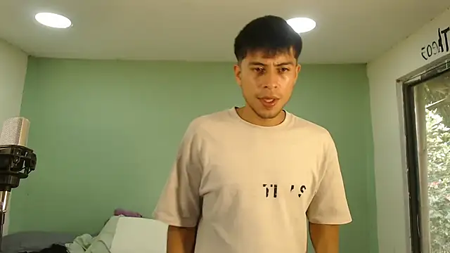 Snapshot of danielitopapuu chatting on 5, 1, 2026 danielitopapuu online show from 5, 1, 2026