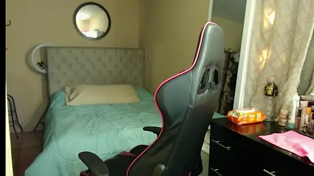 Carol Scottt online show from 21, 9, 2025