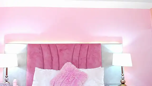 Snapshot of SophiaLaurens chatting on 15, 1, 2025 SophiaLaurens online show from 15, 1, 2025