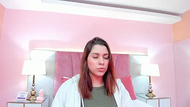 Snapshot of SophiaLaurens chatting on 27, 1, 2025 SophiaLaurens online show from 27, 1, 2025