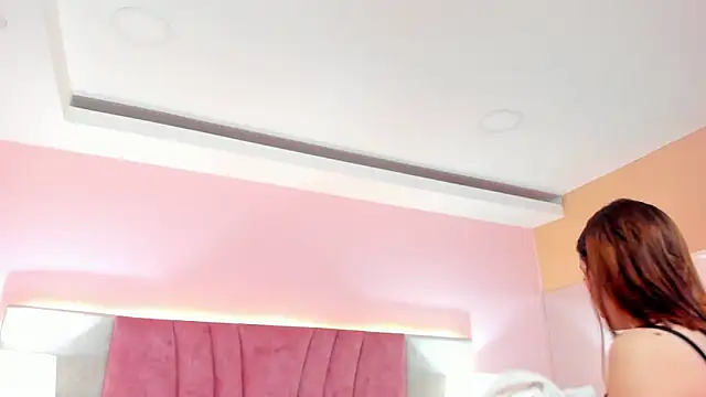 Snapshot of SophiaLaurens chatting on 5, 2, 2025 SophiaLaurens online show from 5, 2, 2025