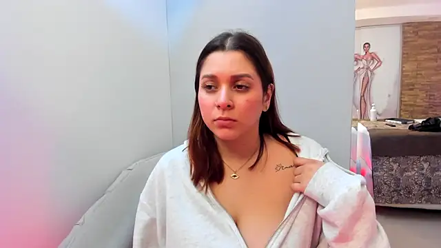 Snapshot of SophiaLaurens chatting on 7, 2, 2025 SophiaLaurens online show from 7, 2, 2025