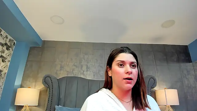 Snapshot of SophiaLaurens chatting on 8, 2, 2025 SophiaLaurens online show from 8, 2, 2025