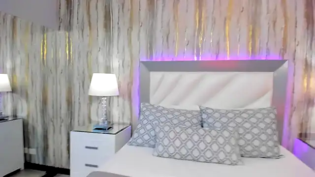 Snapshot of SophiaLaurens chatting on 11, 2, 2025 SophiaLaurens online show from 11, 2, 2025