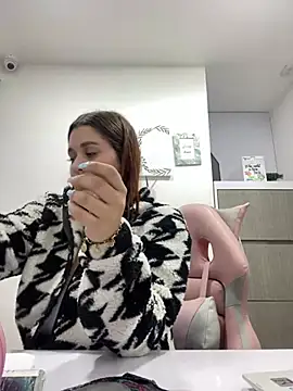 Snapshot of SophiaLaurens chatting on 27, 2, 2025 SophiaLaurens online show from 27, 2, 2025