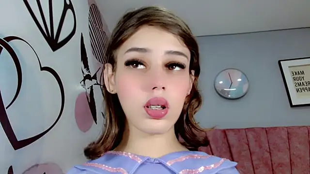 ValeriaAguilar online show from 21, 1, 2025