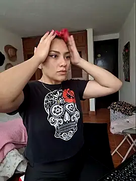 Thaliacooper  online show from 19, 2, 2025