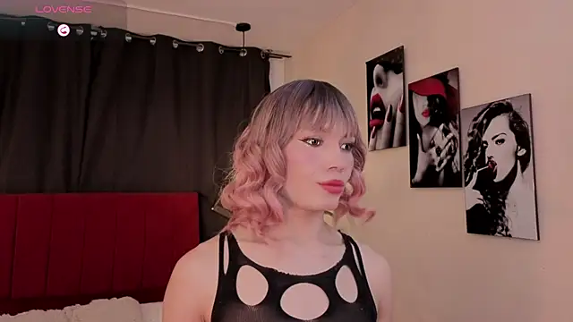 Megan Do Santos online show from 14, 10, 2025