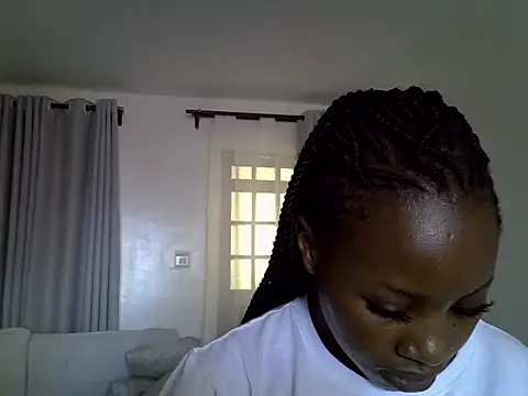 Queen loveer online show from 15, 3, 2026