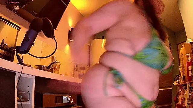 Snapshot of Endrocleia chatting on 3, 7, 2026 Endrocleia online show from 3, 7, 2026