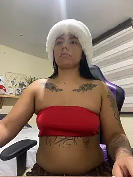 Snapshot of Ivann4 chatting on 24, 12, 2024 Ivann4 online show from 24, 12, 2024