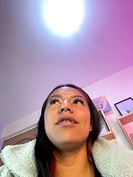 Snapshot of Ivann4 chatting on 6, 10, 2025 Ivann4 online show from 6, 10, 2025