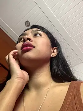 Snapshot of SweetLatiin_ chatting on 10, 2, 2025 SweetLatiin  online show from 10, 2, 2025