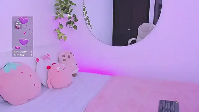 Snapshot of Catbaby888_ chatting on 4, 3, 2025 Catbaby888 online show from 4, 3, 2025