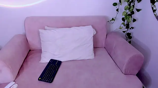 Snapshot of Catbaby888_ chatting on 16, 12, 2025 Catbaby888 online show from 16, 12, 2025