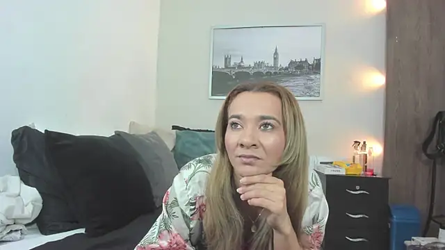 penelope handaos online show from 7, 10, 2025