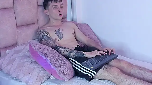 Dylanwhite23  online show from 6, 3, 2025