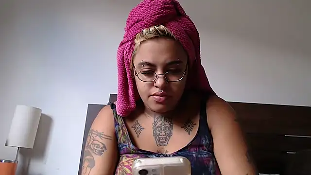 Snapshot of lolafairytail chatting on 4, 3, 2026 lolafairytail online show from 4, 3, 2026