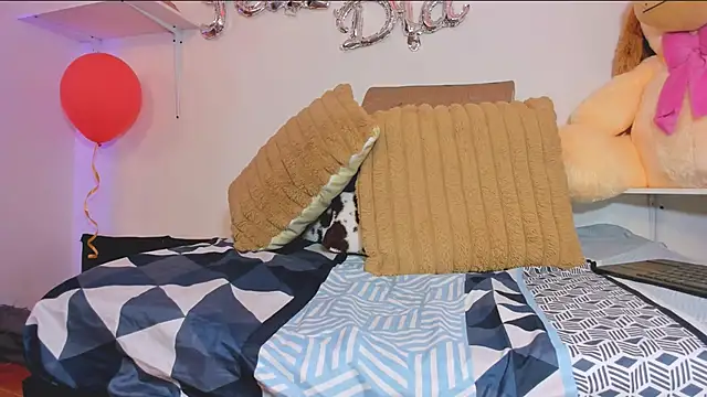 Snapshot of thin_princess chatting on 18, 2, 2025 thin princess online show from 18, 2, 2025