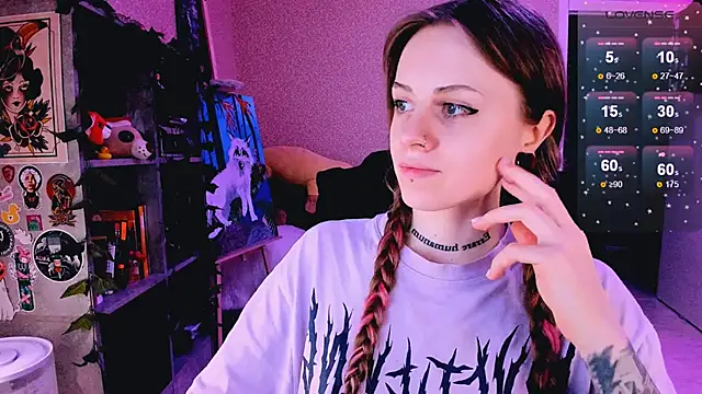 NaniMoore online show from 14, 3, 2025