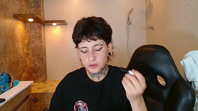 Snapshot of Ethan_lennox chatting on 20, 11, 2025 Ethan lennox online show from 20, 11, 2025