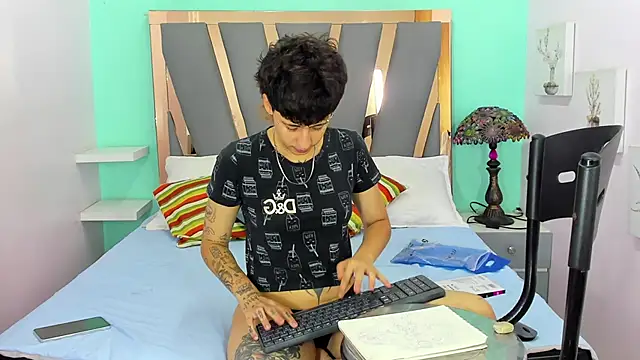 Snapshot of Ethan_lennox chatting on 2, 12, 2025 Ethan lennox online show from 2, 12, 2025