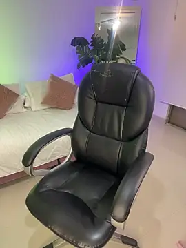 JANYLOVE   online show from 6, 5, 2026