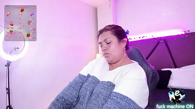 Karlee Greys  online show from 20, 1, 2025