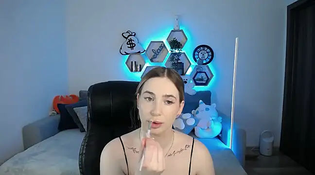 SabrinViolet online show from 11, 3, 2025