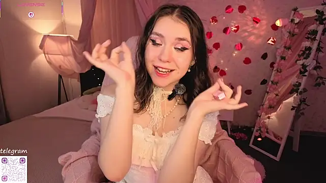 Snapshot of lilly_Cherry_ chatting on 3, 7, 2026 lilly Cherry online show from 3, 7, 2026