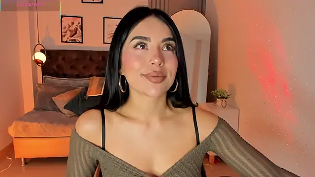 Luna  Ponce online show from 15, 10, 2025