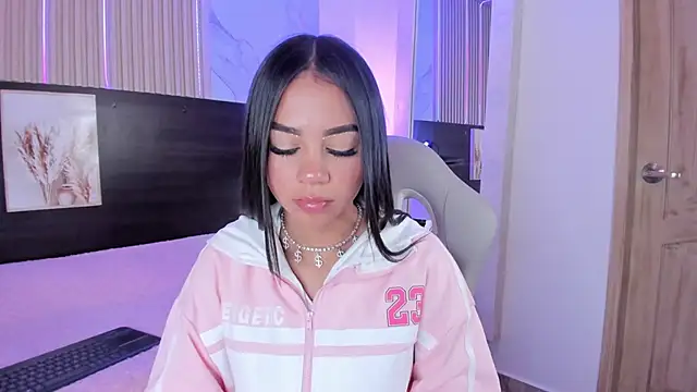 Snapshot of Violet_spencer chatting on 18, 1, 2025 Violet spencer online show from 18, 1, 2025