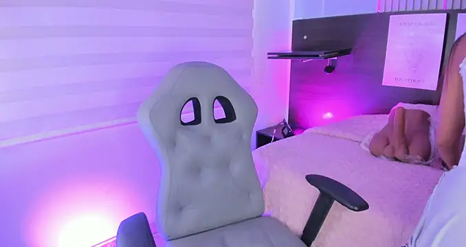 Snapshot of Violet_spencer chatting on 16, 10, 2025 Violet spencer online show from 16, 10, 2025