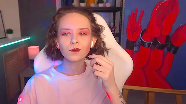 FascinatingEyess online show from 8, 12, 2024