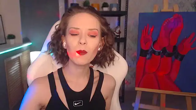 FascinatingEyess online show from 4, 1, 2025